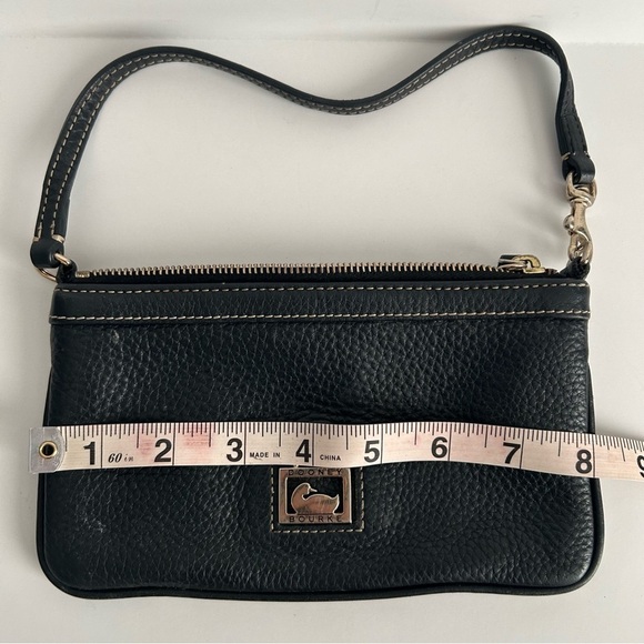 Vintage Dooney & Bourke Pebbled Leather Wristlet - Picture 6 of 7